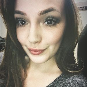 Meet your Posher, Caitlyn